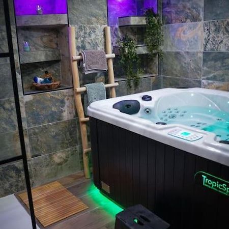 Nuit De La Sagesse "Jacuzzi Terrasse Et Parking Prive" Apartment Rouen Exterior photo