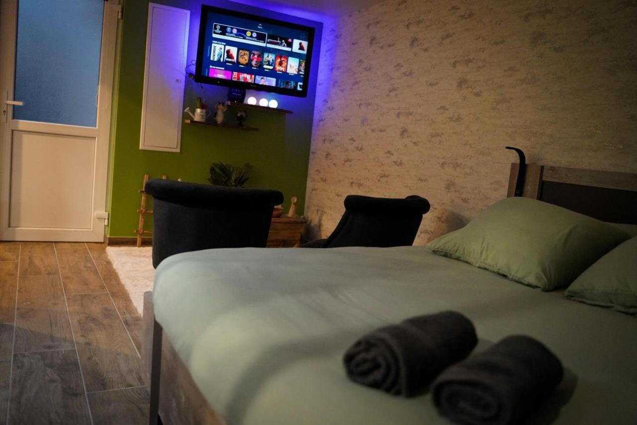 Nuit De La Sagesse "Jacuzzi Terrasse Et Parking Prive" Apartment Rouen Exterior photo